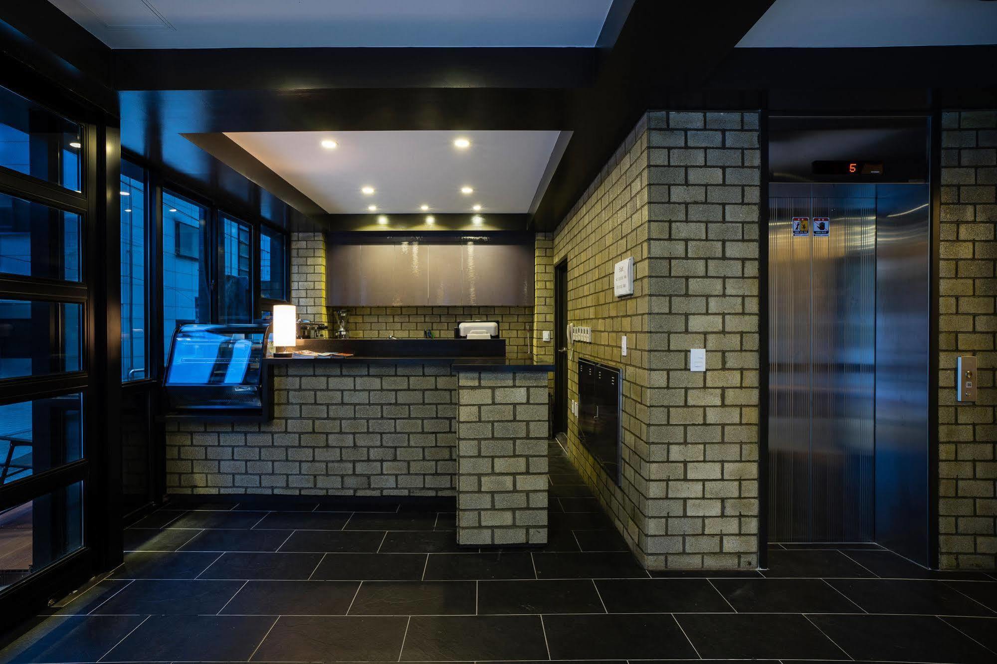 Park Avenue Hostel Seoul Exterior photo